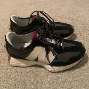 New Balance 327! Brand new- only worn once!
